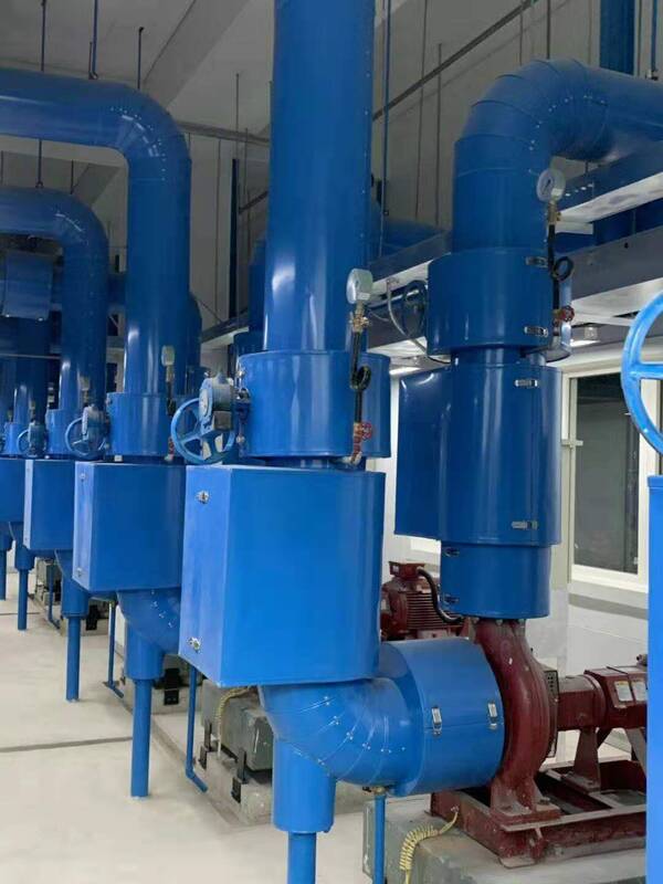 空調(diào)機房管道橡塑保溫_彩鋼板外殼.jpg