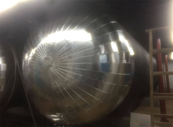 反應釜罐體保溫施工隊.jpg 反應釜罐體保溫施工隊.jpg